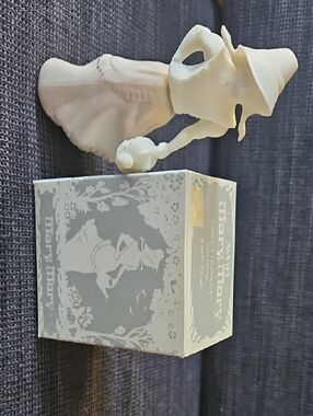 Avon Mary, Mary Sweet Honesty Cologne Figurine